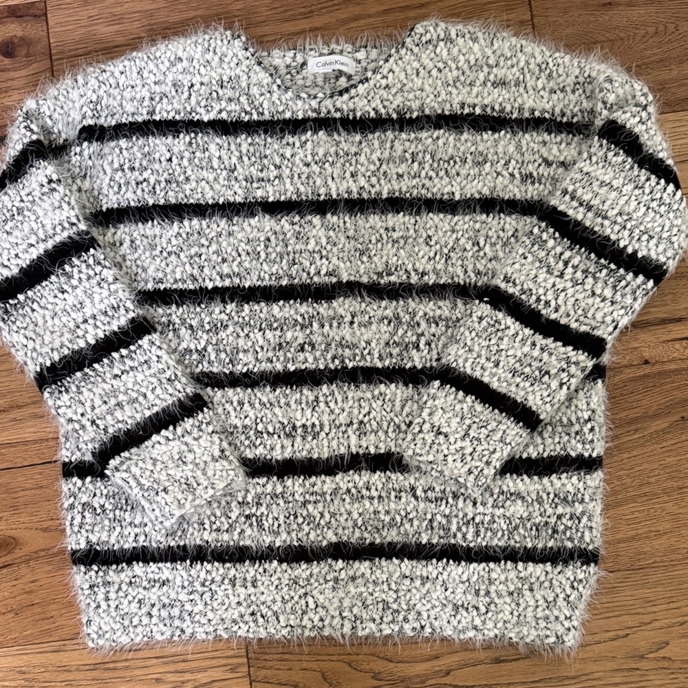 😊Calvin Klein Women's Cream & Black Fuzzy Striped Crewneck Sweater